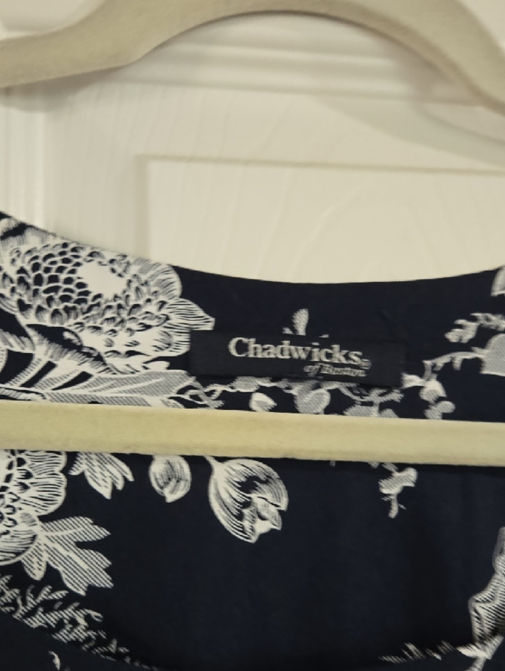 Chadwicks Navy and White Floral Sleeveless Midi Dress - Picture 5 of 6